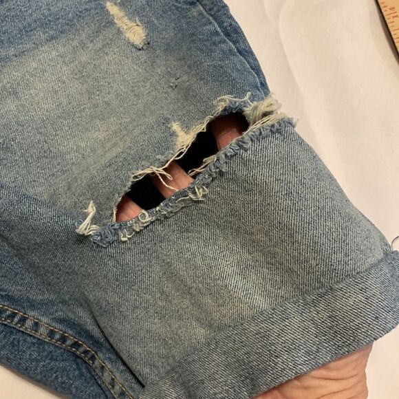 H&M Size 34 Men’s cuffed distressed shorts - Picture 7 of 7